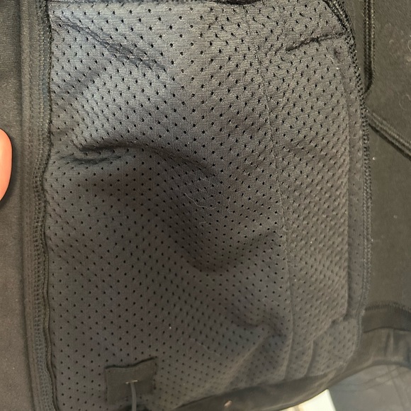 Brooks | Running Jacket - Picture 7 of 9